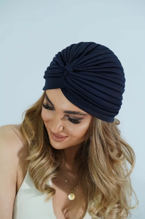 მუქი ლურჯი ჩალმა